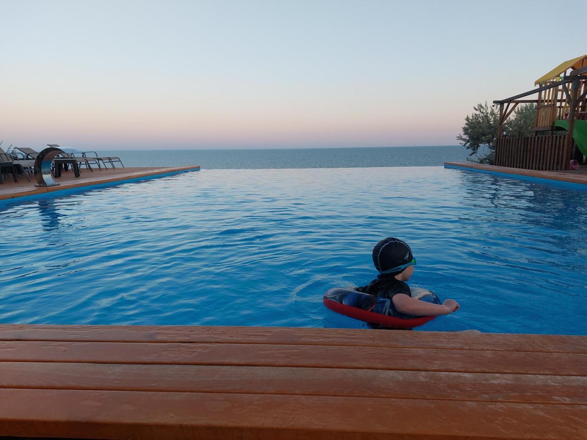 Lavanda Hotel *